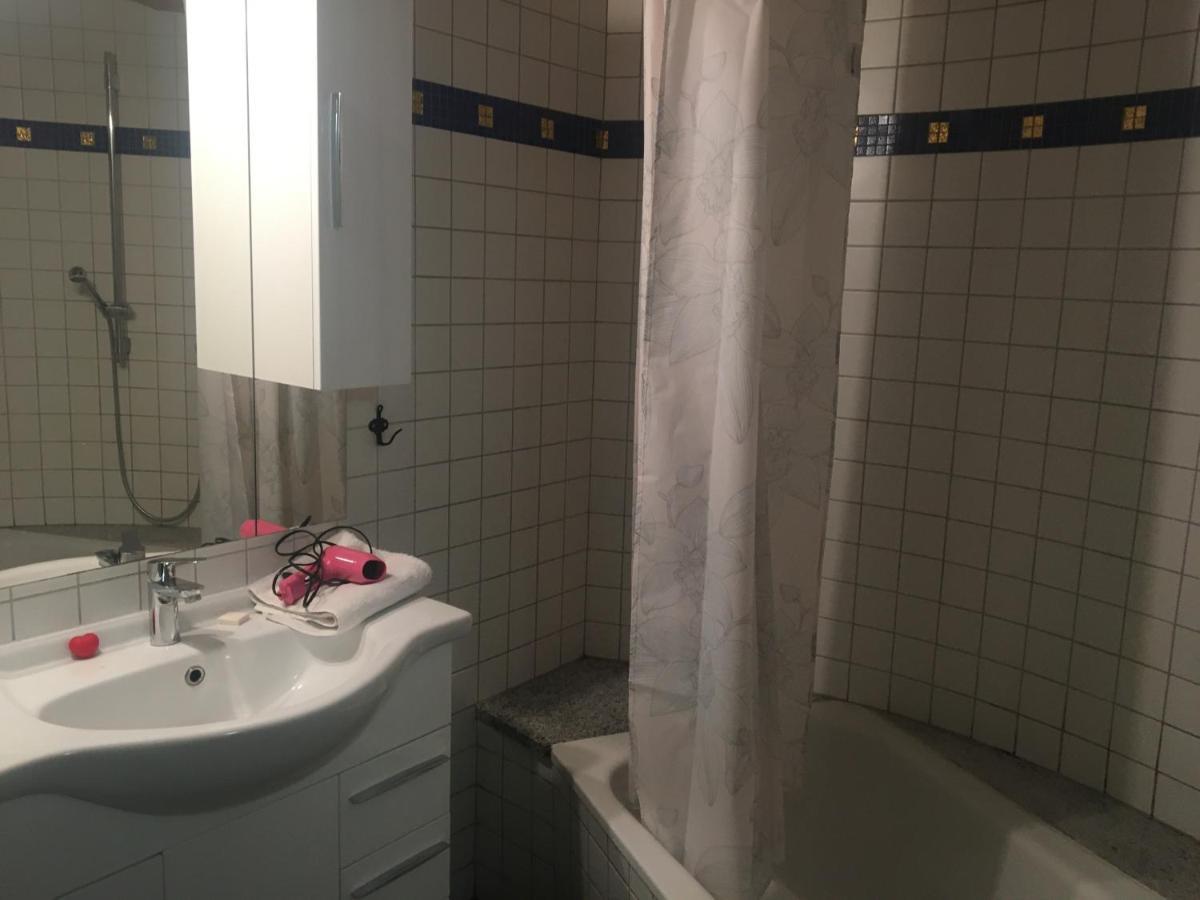 Charmante Maison Villageoise 5 Personnes Happyday Neuchatel Saint-Blaise Exterior photo